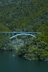 山間をつなぐ橋　➂。。。！