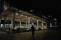 夜風が身に沁みる　。。。！