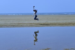 海辺で遊ぶ　④。。。！