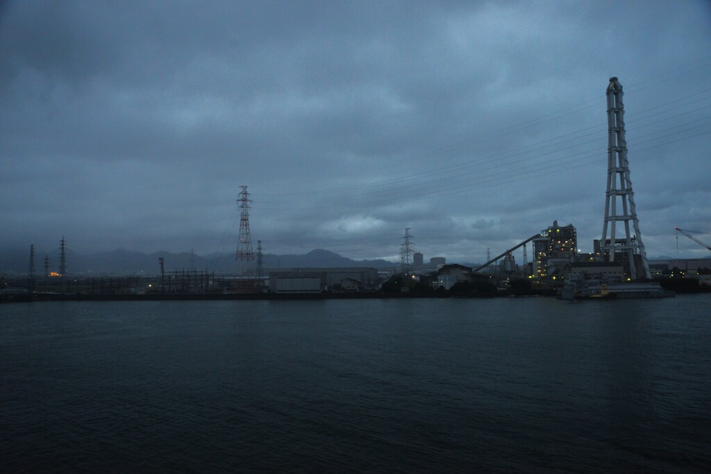 冷たい雨にけむる朝　➂。。。！