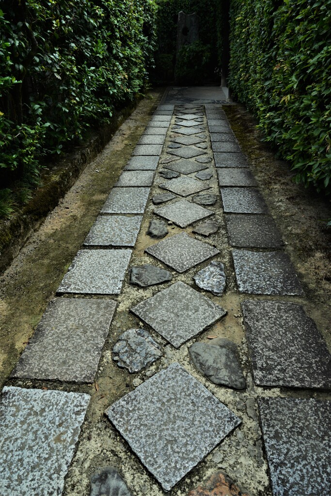 静寂な石畳。。。！