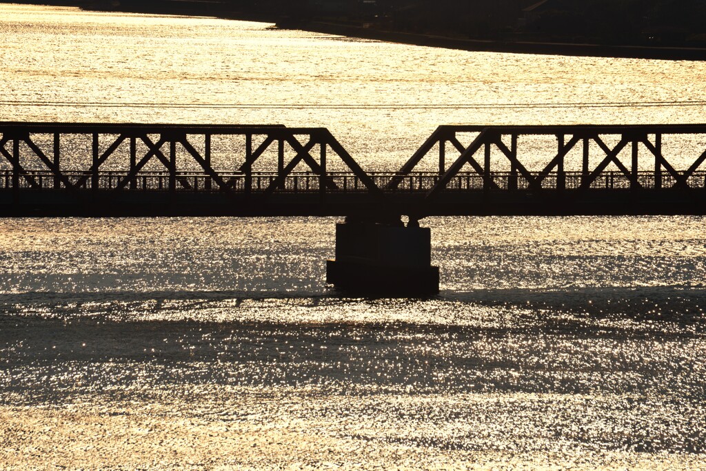 黄金の橋。。。！