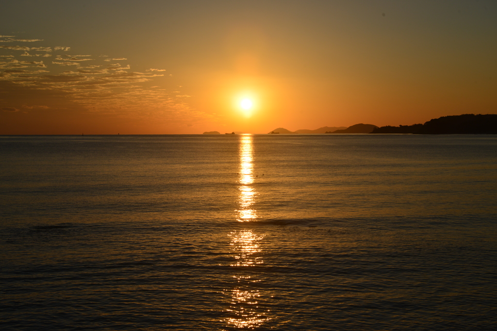 瀬戸の真っ紅な達磨夕陽　②。。。！