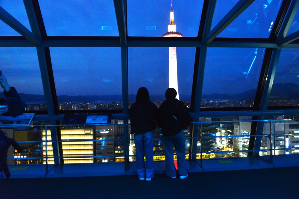 夜更けの街で　④。。。！