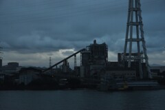 冷たい雨にけむる朝　④。。。！