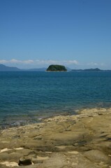 ポツンと小島　（２）。。。！