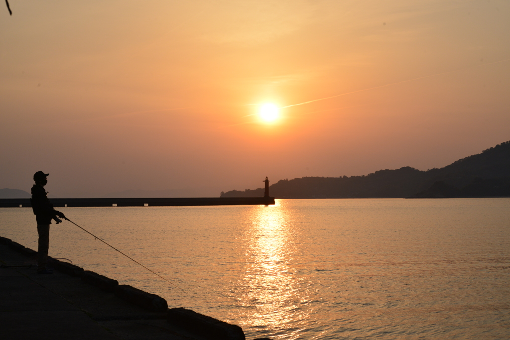 夕暮と釣り人　①。。。！