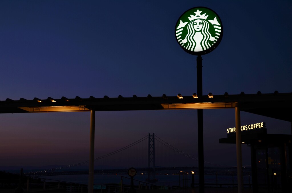 夕暮れのカフェ。。。！