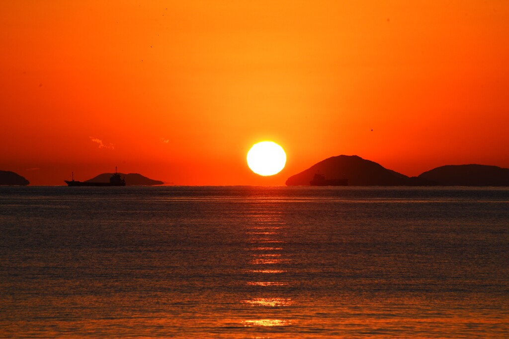 瀬戸の真っ紅な達磨夕陽　➂。。。！