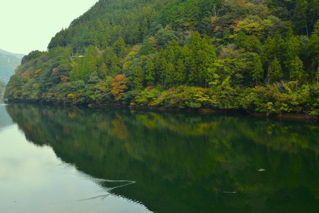 秋の湖水　➁。。。！