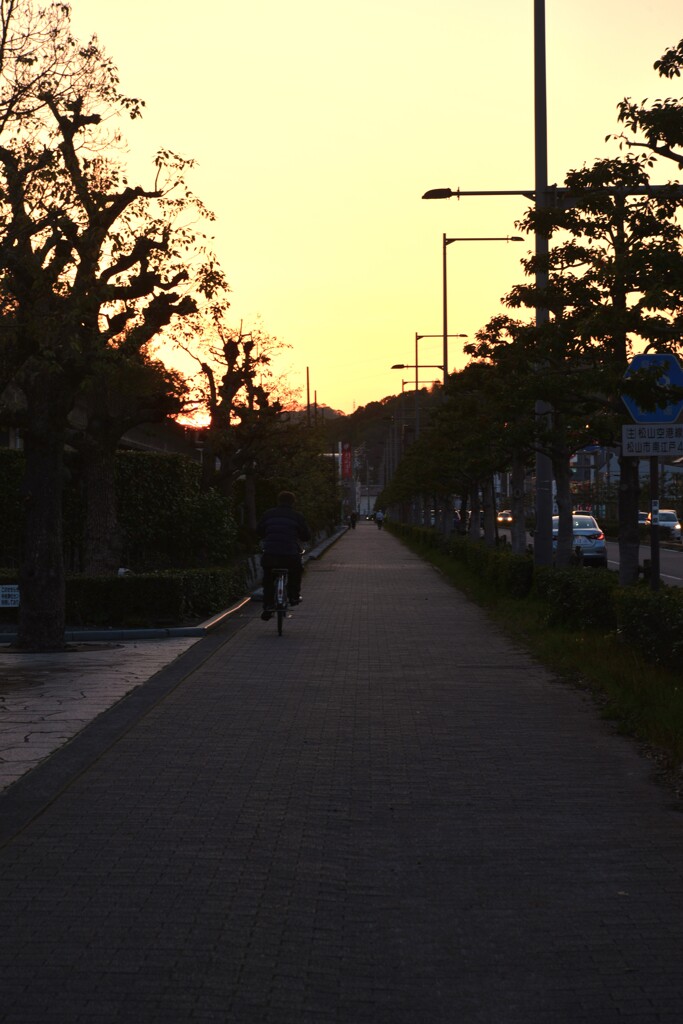 この街の夕暮　➂。。。！