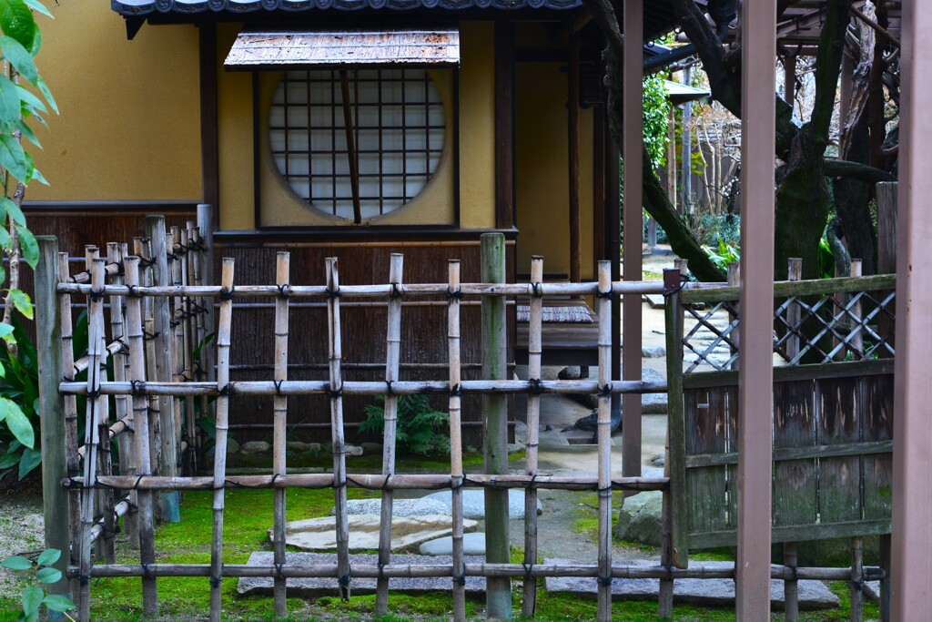 春日和の庚申庵　①。。。！