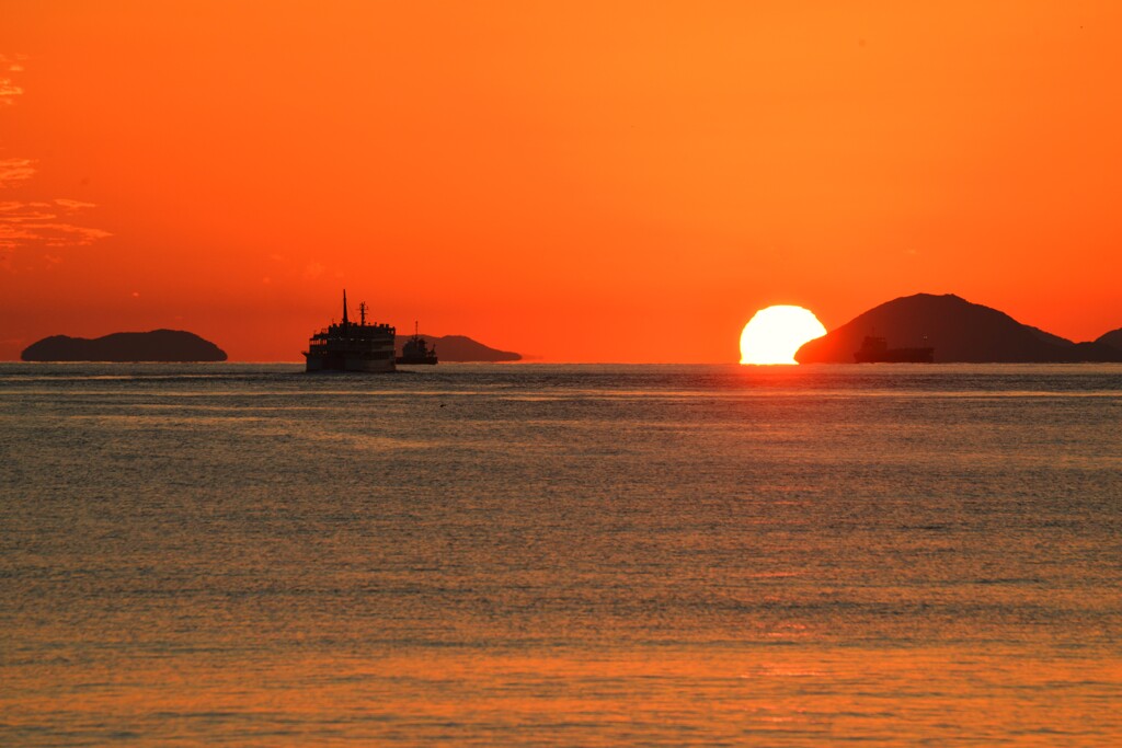 瀬戸の真紅な達磨夕陽　⑤。。。！