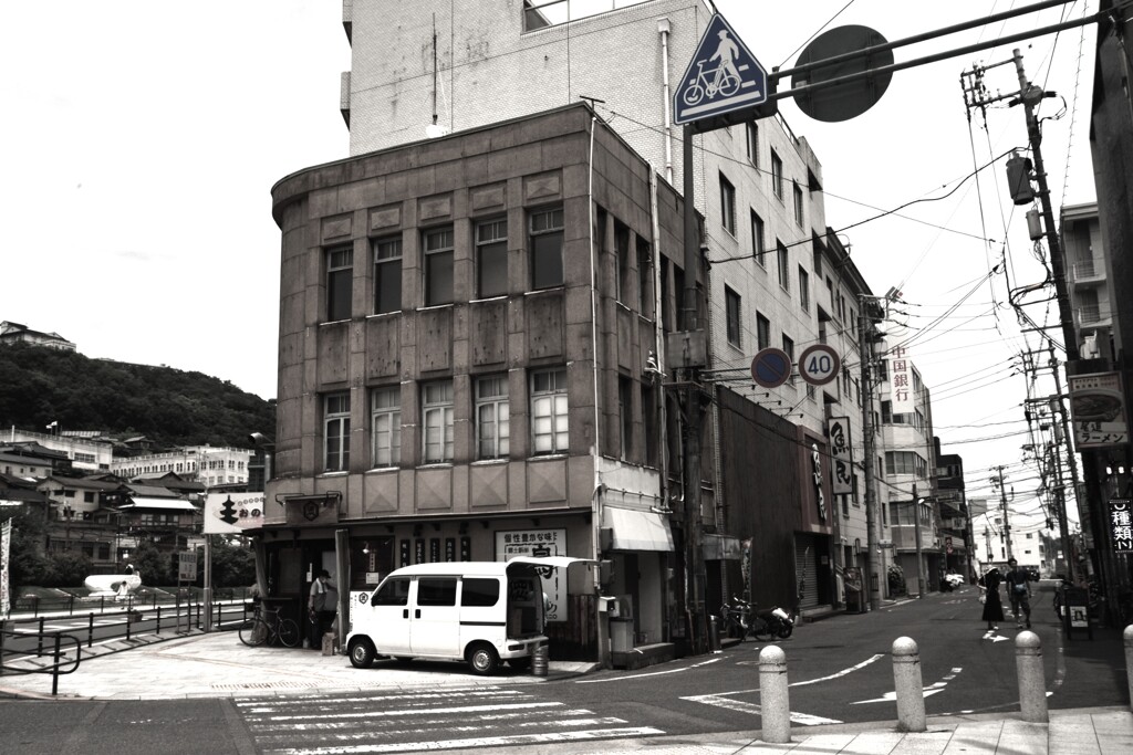 モノクロシネマの街　⑧。。。！