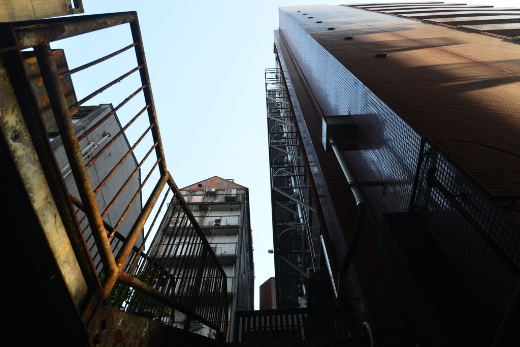 街の隙間　①。。。！