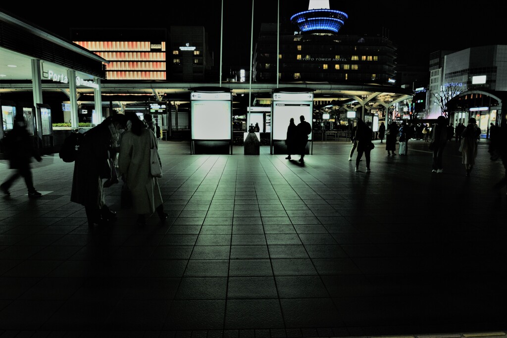 駅前の夜景。。。！