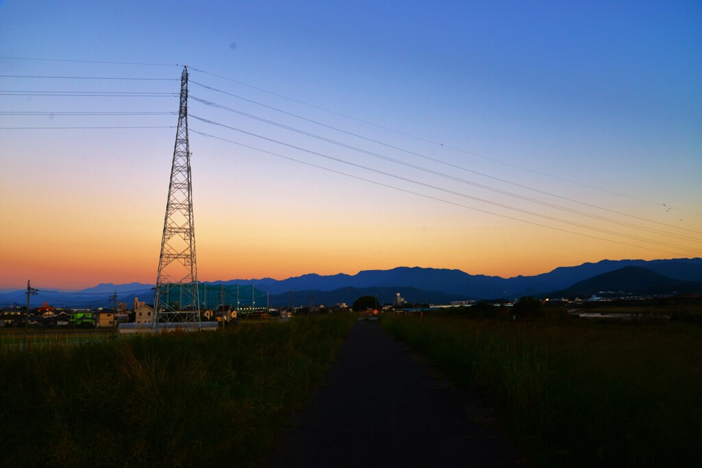 夕空晴れて秋風吹き　。。。！