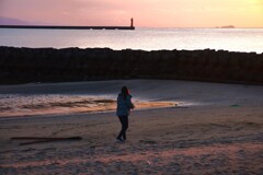 冬の海辺は淋しい色。。。！