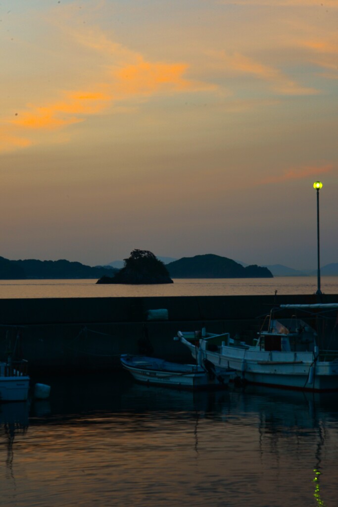 暮れてゆく漁港の風景　➁。。。！