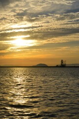 フェンスの向うの夕暮れ　➂。。。！