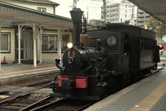 温泉駅の坊っちゃん列車　①。。。！