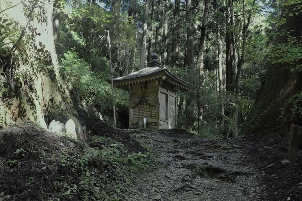 山寺への道と野仏　④。。。！