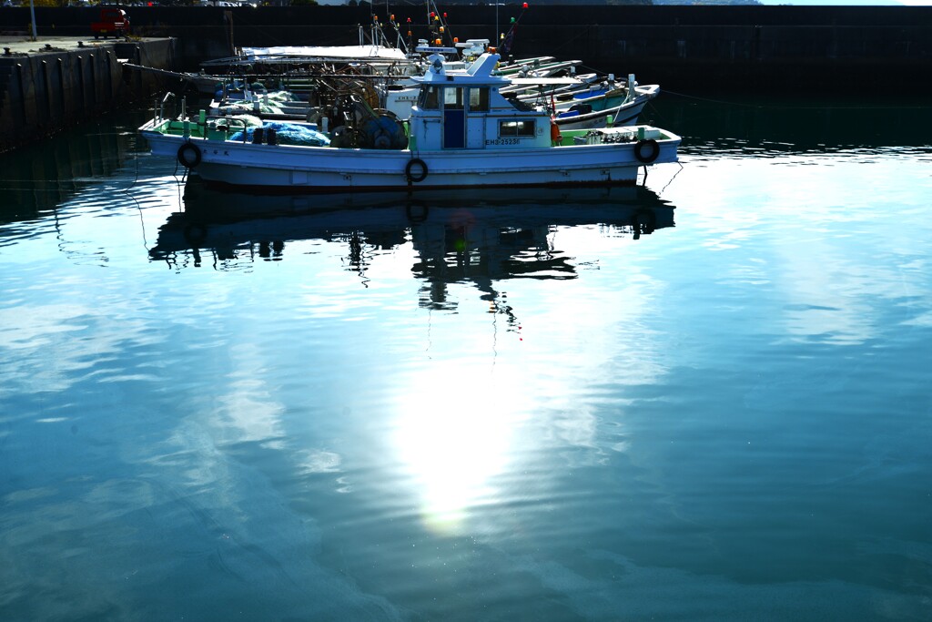 秋暮れの上灘漁港　➂。。。！