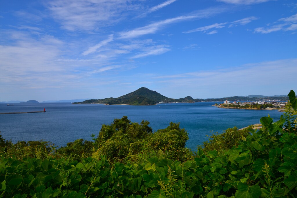港山城跡から瀬戸を望む　①。。。！
