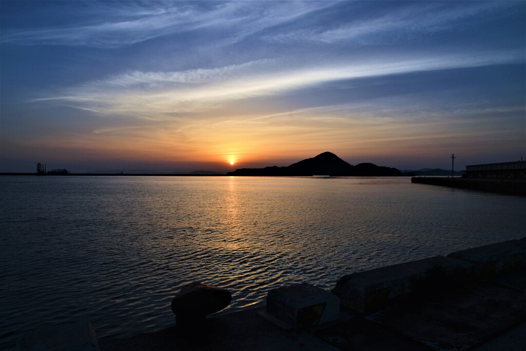夕暮れ島のシルエット。。。！