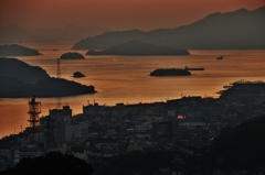 染まりゆく海辺の街中。。。！