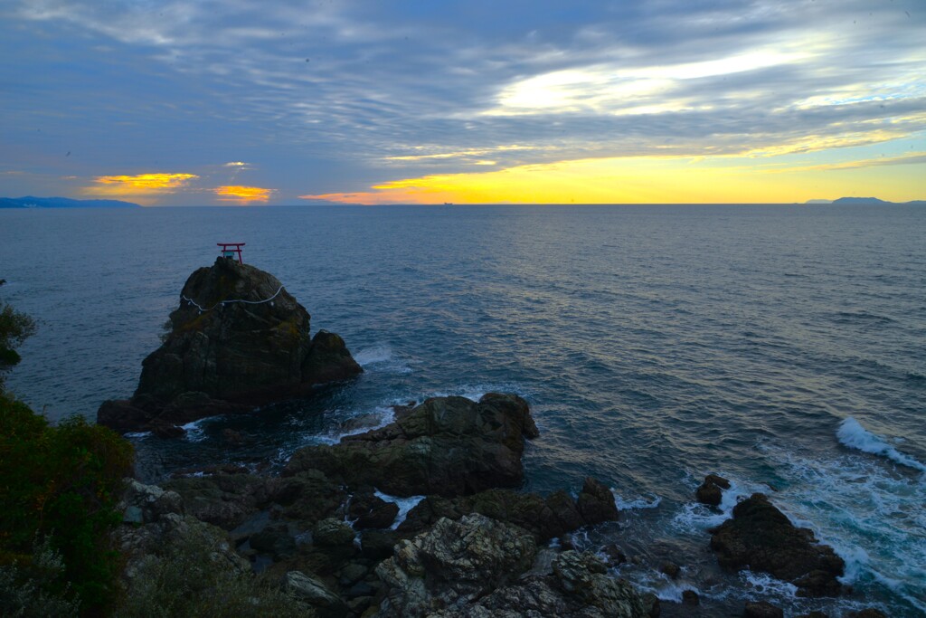 天神岩と水平線　①。。。！