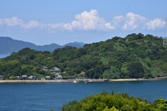夏の馬島灯台と来島　➂。。。！