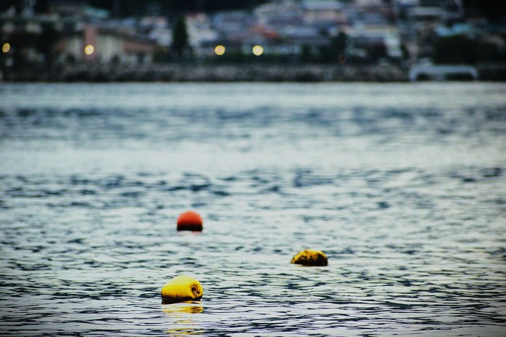 波間になみなみ