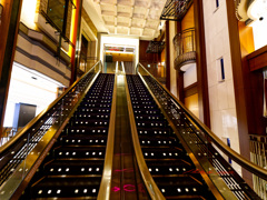 「ハービスPLAZA」のエスカレーター