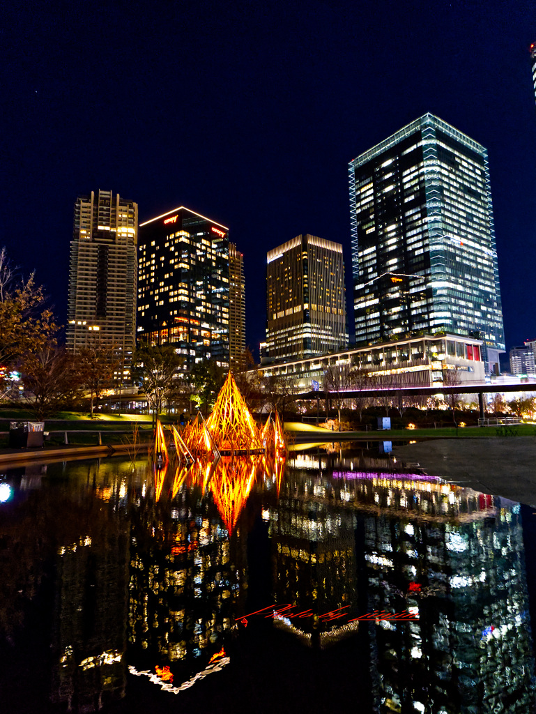 かがり火のモニュメント-3