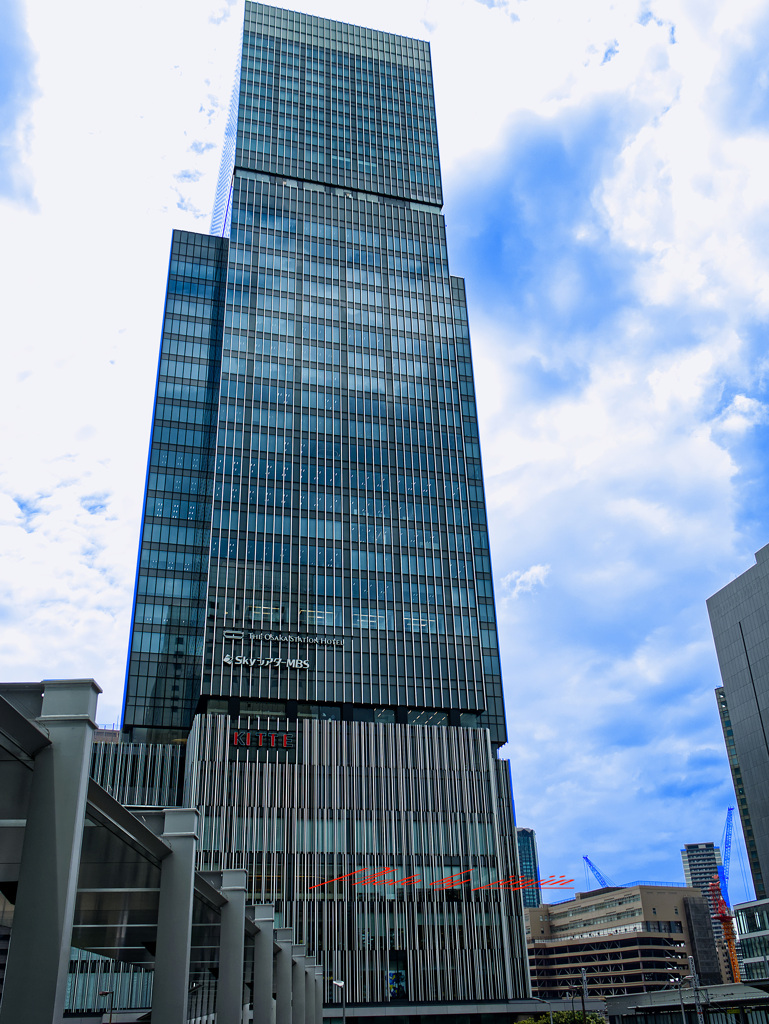 KITTE大阪の全体像