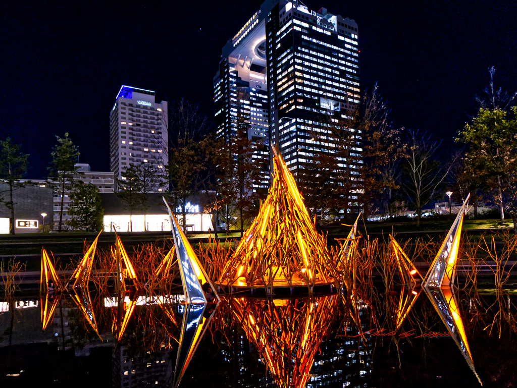 かがり火のモニュメント