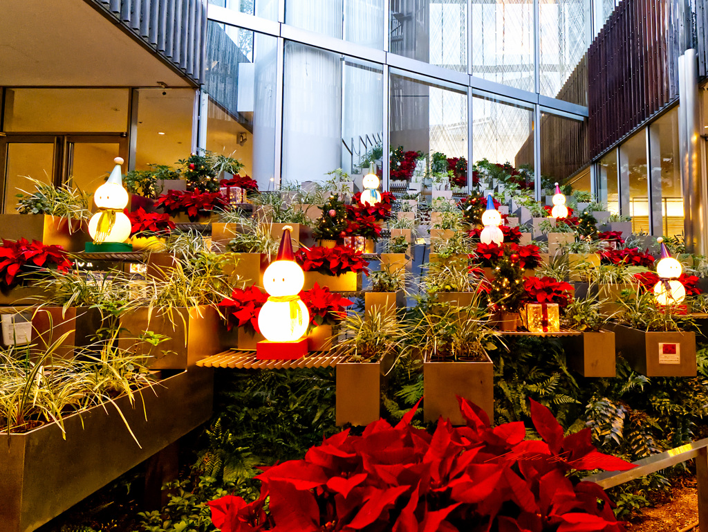 ヒルトンプラザ ウエストの花壇
