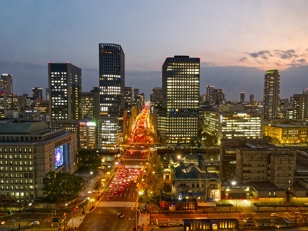 日没直後の御堂筋イルミネーション