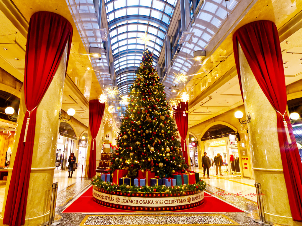 ディアモール大阪のクリスマスツリー2