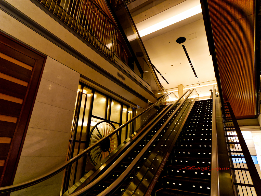 「ハービスPLAZA」のエスカレーター