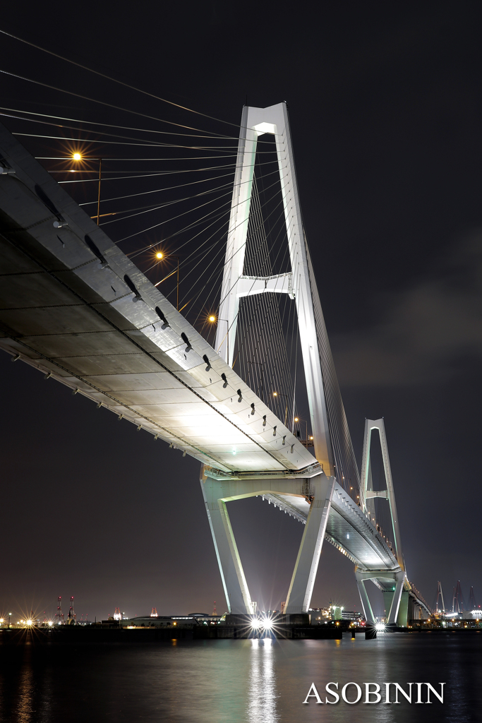 名港トリトン（中央大橋）