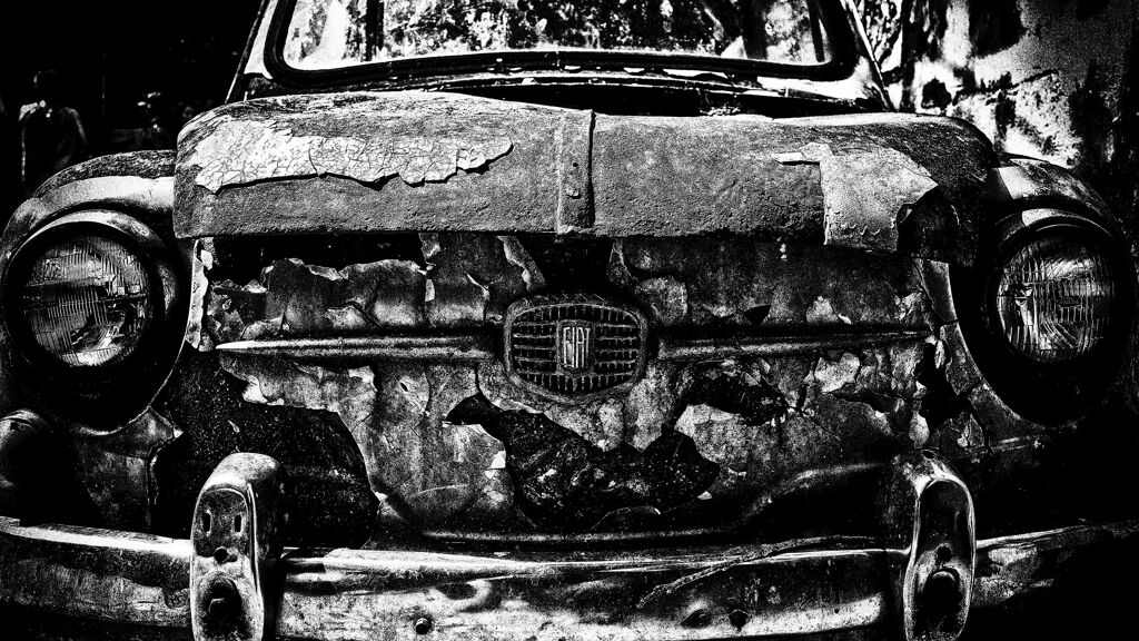ＩＴ　ＩＳ　ＦＩＡＴ　ＥＶＥＮ　ＩＦ　ＩＴ　ＩＳ　ＲＵＳＴＹ　　