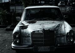 夕暮れのベンツ　　