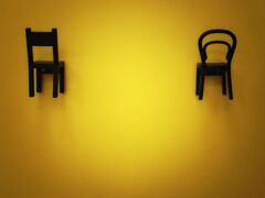 ＴＷＯ　ＣＨＡＩＲＳ　