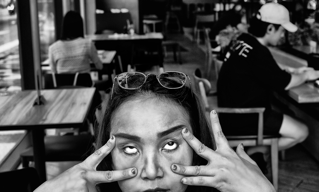 ＤＯＮ’Ｔ　ＢＥ　ＡＦＲＡＩＤ　ＯＦ　ＥＸＰＲＥＳＳＩＯＮ　