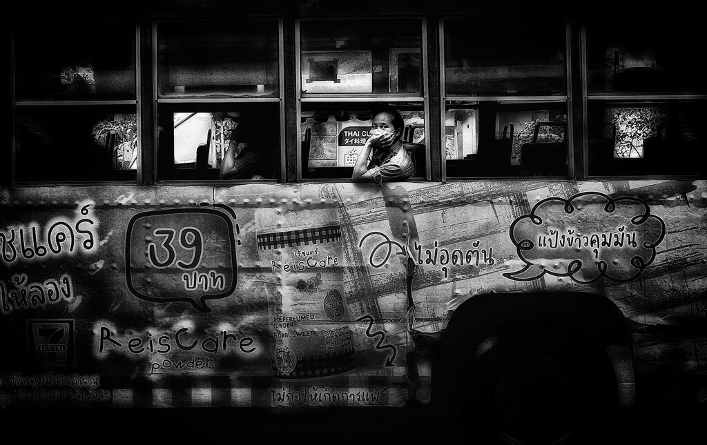 ＬＯＯＫ　ＡＴ　ＹＯＵ　　