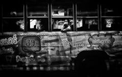 ＬＯＯＫ　ＡＴ　ＹＯＵ　　