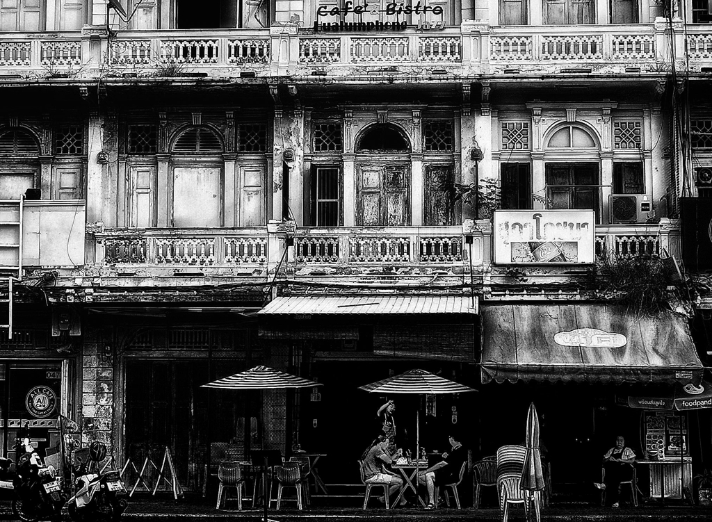 ＴＷＯ　ＰＡＲＡＳＯＬＳ　