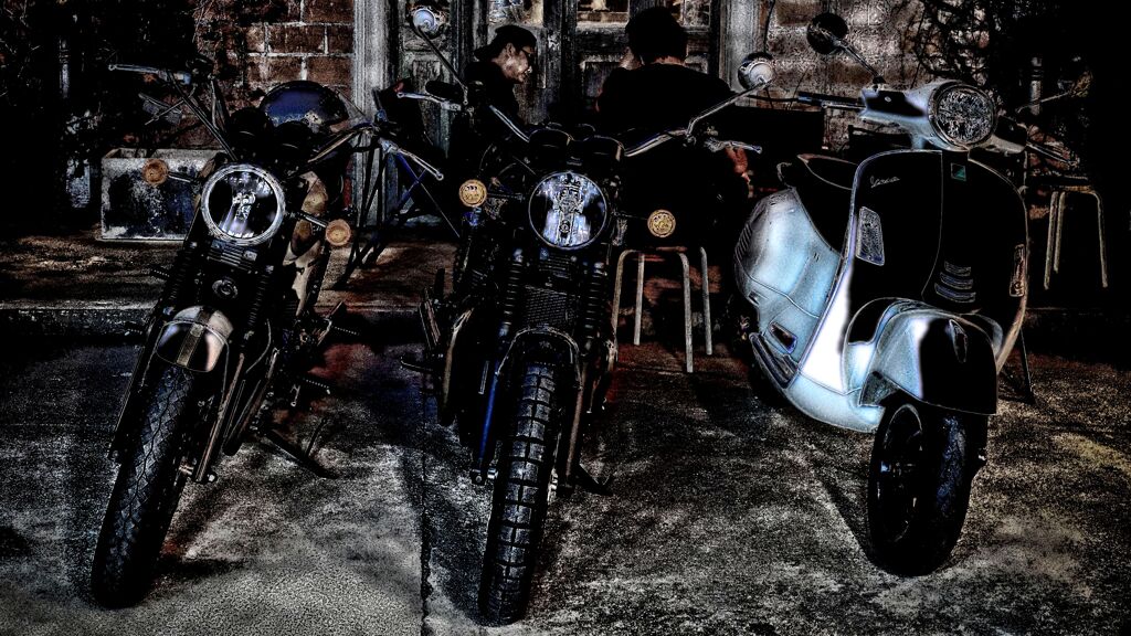 ＲＩＤＥＲＳ　ＯＦ　ＴＨＥ　ＮＩＧＨＴ　　